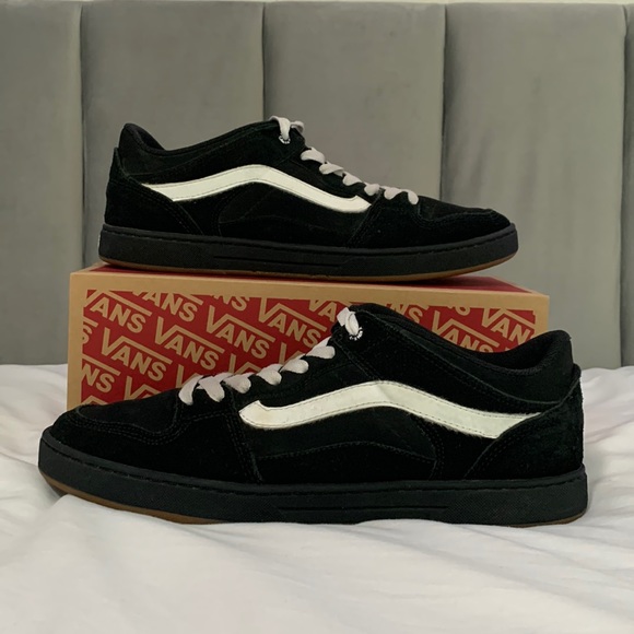 Vans Shoes Mens Van Baxter Blackwhite Gum Bottom Classic Skate Shoe